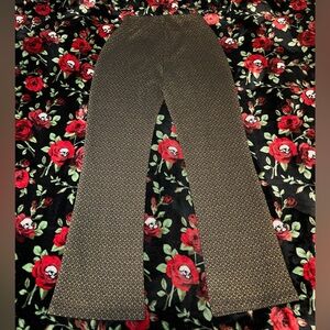 Urban Outfitters women’s pants. Soft patterned fabric. Size small.